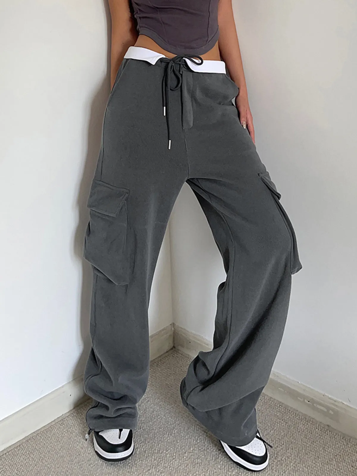 Contrast Waistband Graceful Cargo Sweatpants