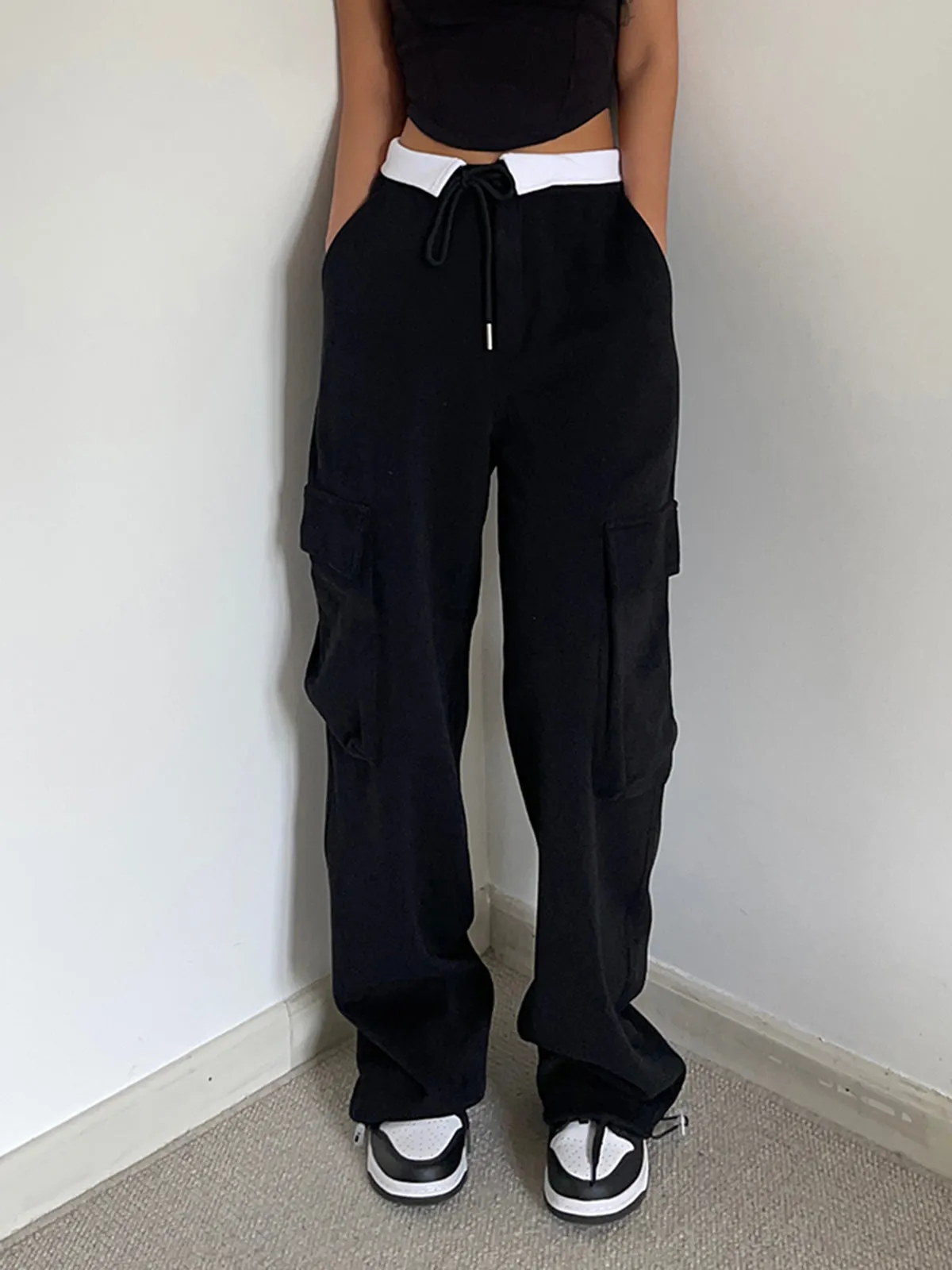 Contrast Waistband Graceful Cargo Sweatpants