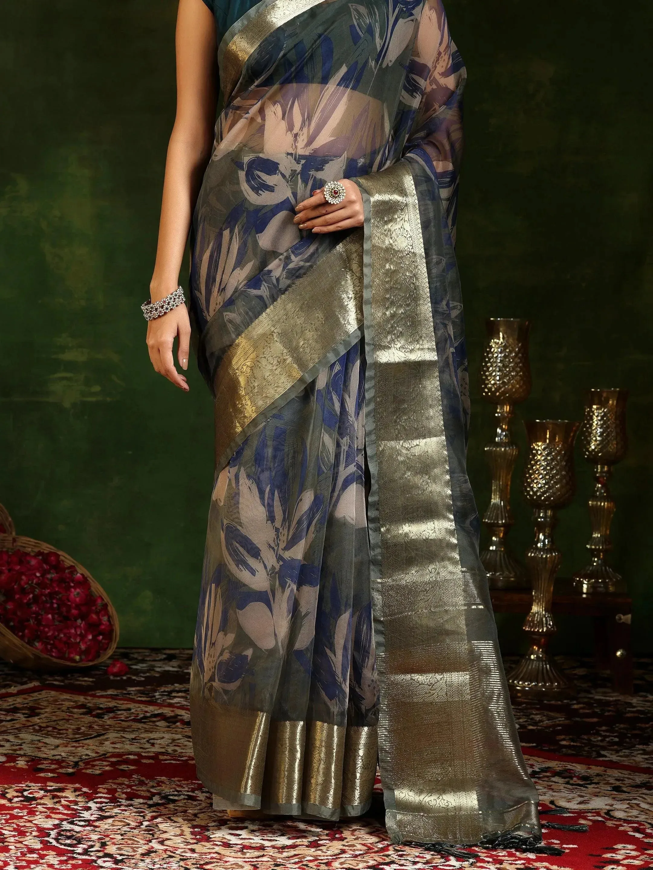 Green Printed Organza Saree With Unstitched Blouse Piece