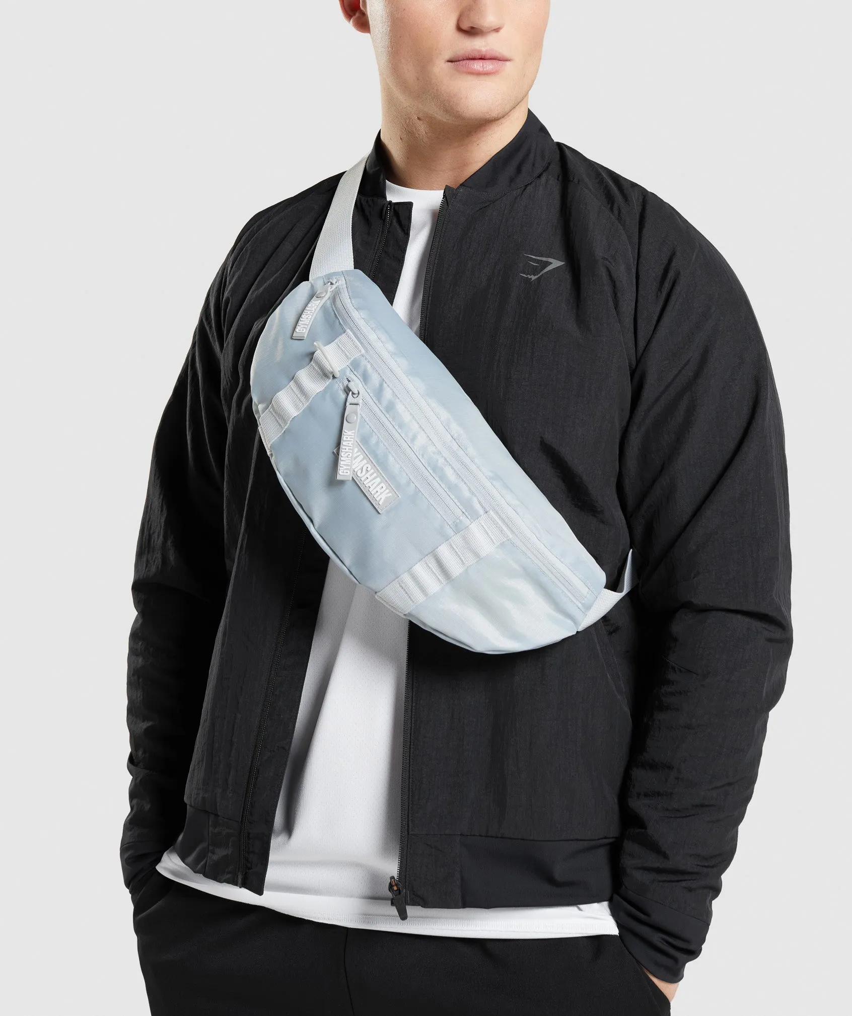 Gymshark Sleek Sling Bag - Light Grey