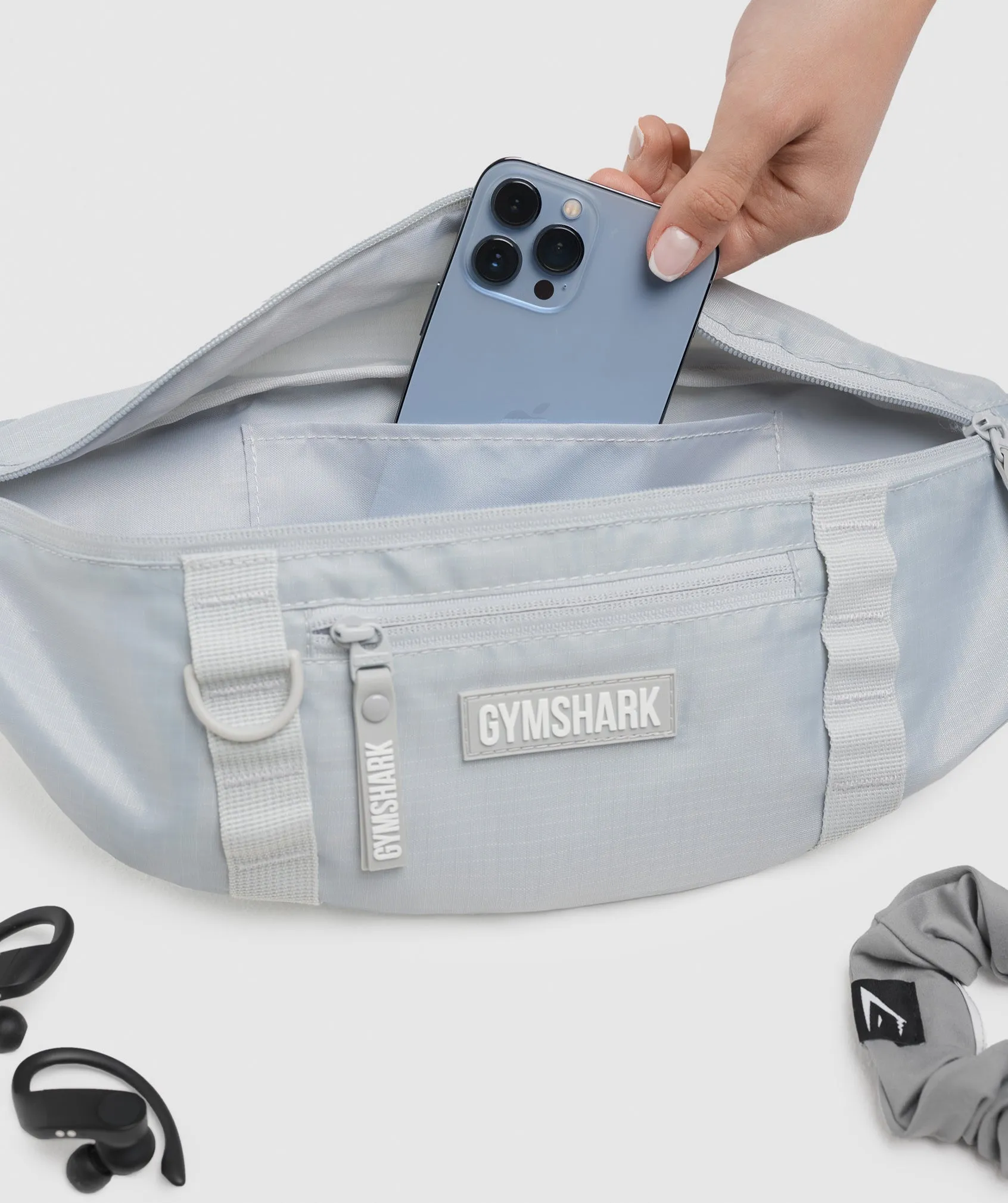 Gymshark Sleek Sling Bag - Light Grey