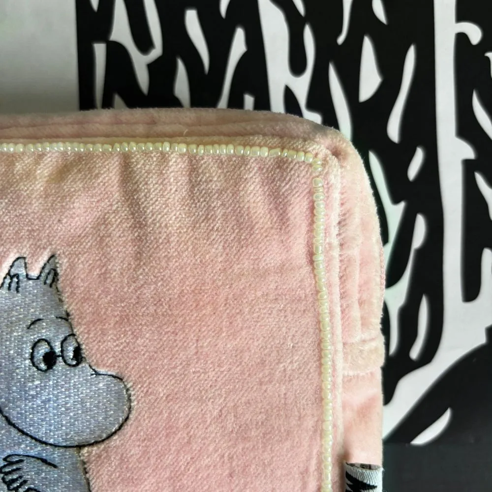 Moomintroll Makeup Bag Velvet Pink - House of Disaster