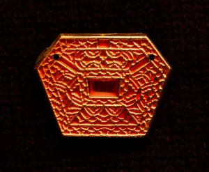 Mount, six sided red enamel - S-28