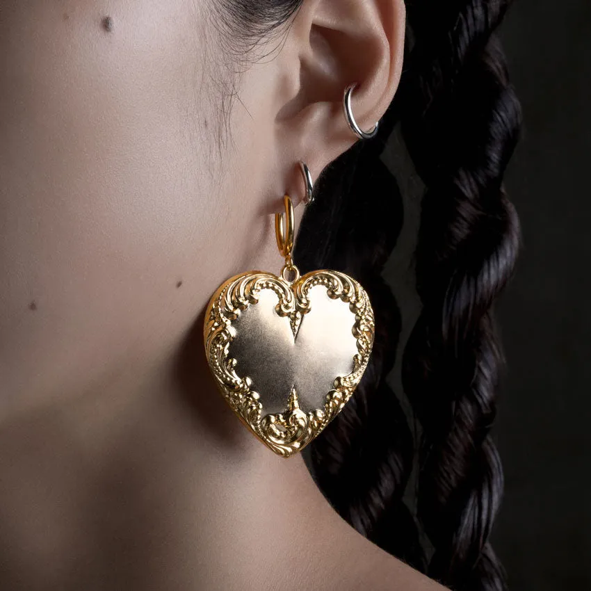 PORTRAIT. Ornate Heart Hoop Earrings - Gold