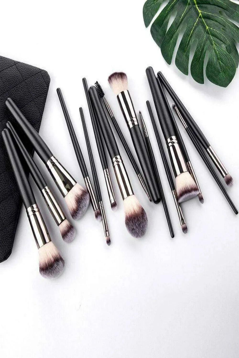 Soft Professional Makeup Brush Set With Bag